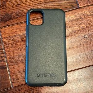 BLACK IPHONE 11 PRO MAX OTTER-BOX PHONE CASE!